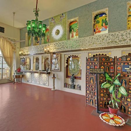 Lake Pichola Hotel Udaipur Bagian luar foto